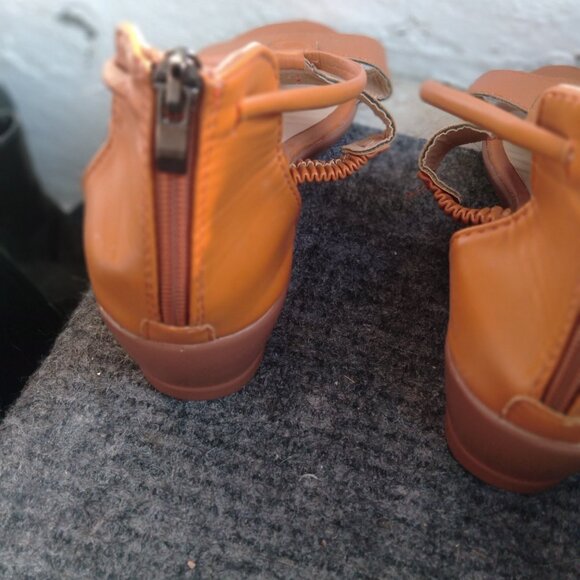 BRONZE OCHRE OPEN TOE SANDALS SHOES ZIP CLOSURE 2" HEEL SIZE 7.5 - Picture 4 of 8